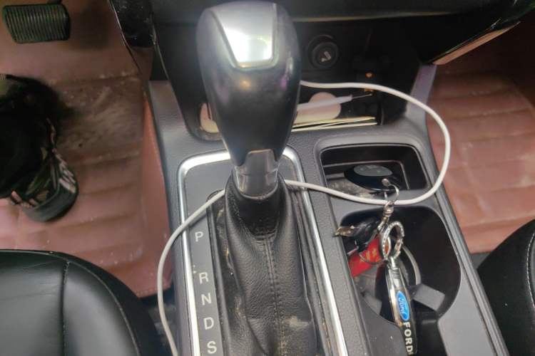 Used Ford Kuga 2017 EcoBoost 245 Four-Wheel Drive Titanium Edition Gear Lever