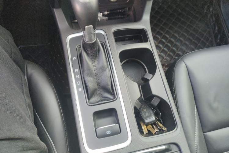 Used Ford Kuga 2017 EcoBoost 245 Four-Wheel Drive Titanium Edition Gear Lever