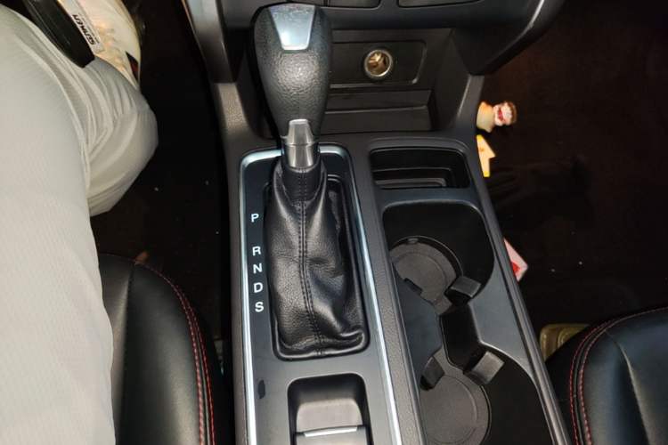 Used Ford Kuga 2017 EcoBoost 180 Two-Wheel-Drive Elite Trim Gear Lever