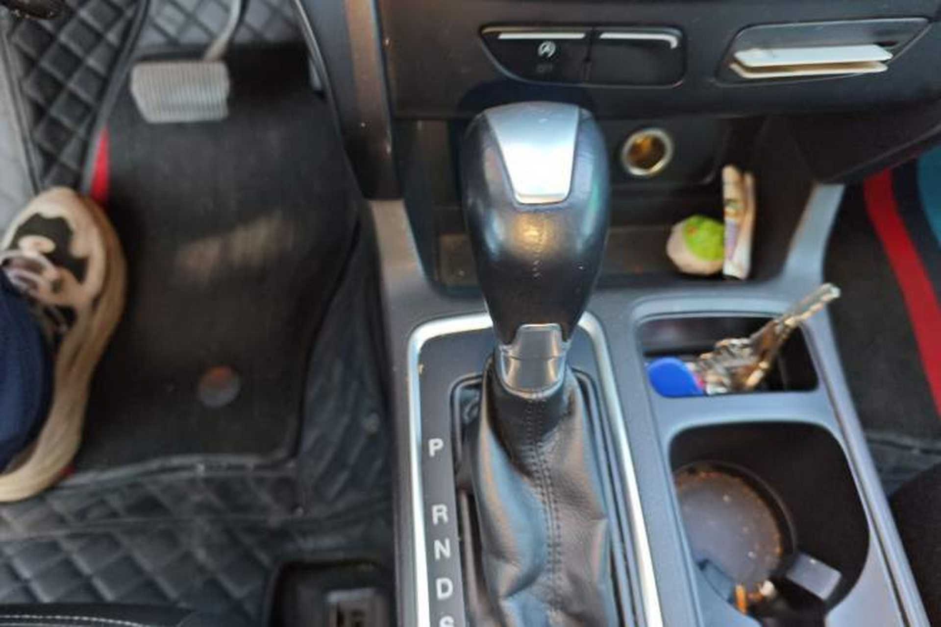 Used Ford Kuga 2017 EcoBoost 180 Two-Wheel-Drive Tiger Leap Model Gear Lever