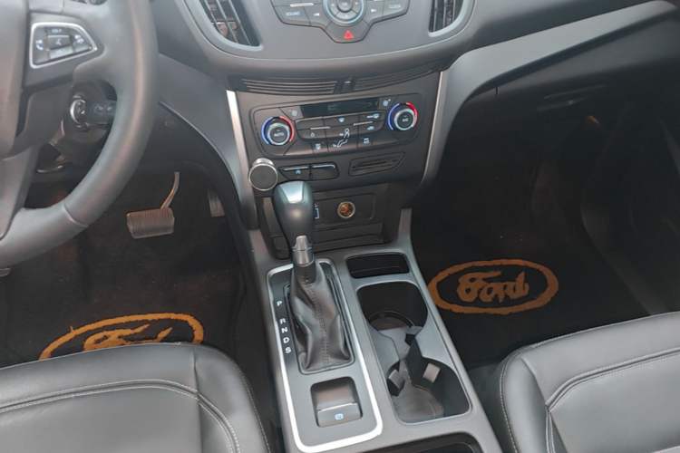 Used Ford Kuga 2017 EcoBoost 180 Two-Wheel-Drive Platinum Edition Gear Lever