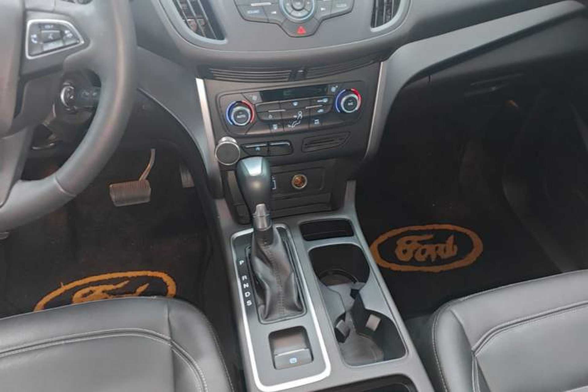Used Ford Kuga 2017 EcoBoost 180 Two-Wheel-Drive Platinum Edition Gear Lever