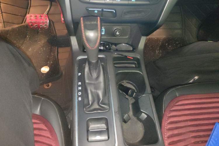 Used Ford Kuga 2017 EcoBoost 180 Two-Wheel-Drive Tiger Leap Model Gear Lever