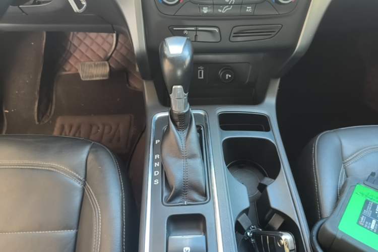 Used Ford Kuga 2017 EcoBoost 180 Two-Wheel-Drive Tiger Leap Model Gear Lever