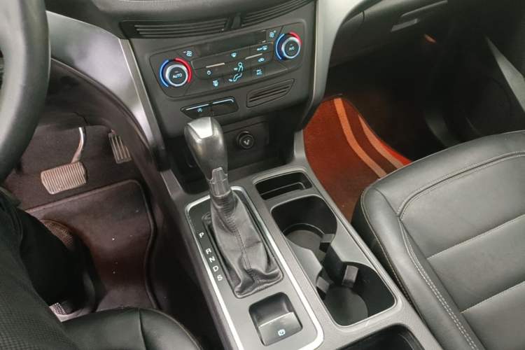 Used Ford Kuga 2017 EcoBoost 180 Two-Wheel-Drive Tiger Leap Model Gear Lever