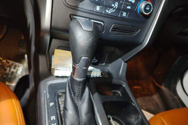 Used Ford Kuga 2017 EcoBoost 180 Two-Wheel-Drive Elite Trim Gear Lever