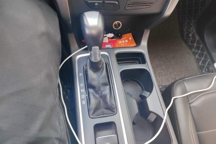 Used Ford Kuga 2017 EcoBoost 180 Two-Wheel-Drive Tiger Leap Model Gear Lever