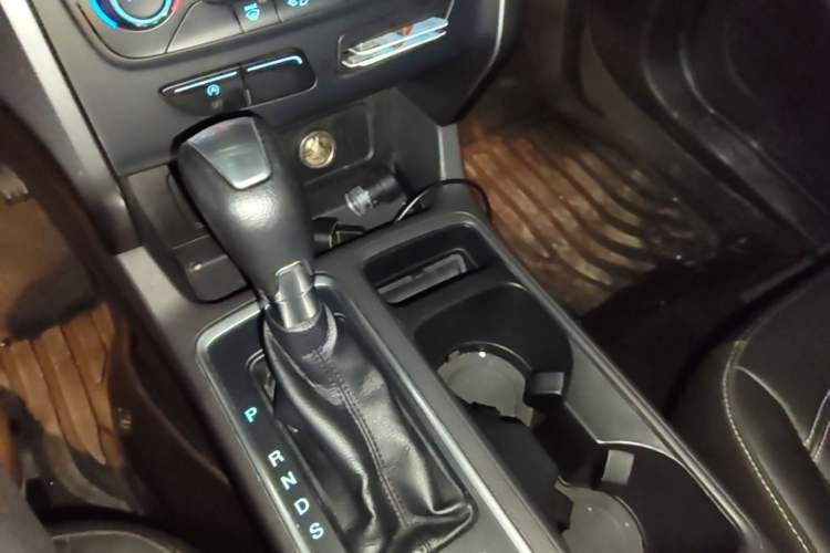 Used Ford Kuga 2017 EcoBoost 180 Two-Wheel-Drive Tiger Leap Model Gear Lever