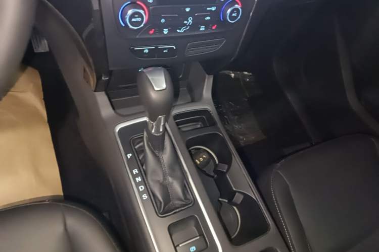 Used Ford Kuga 2017 EcoBoost 245 4x4 Prestige Edition Gear Lever
