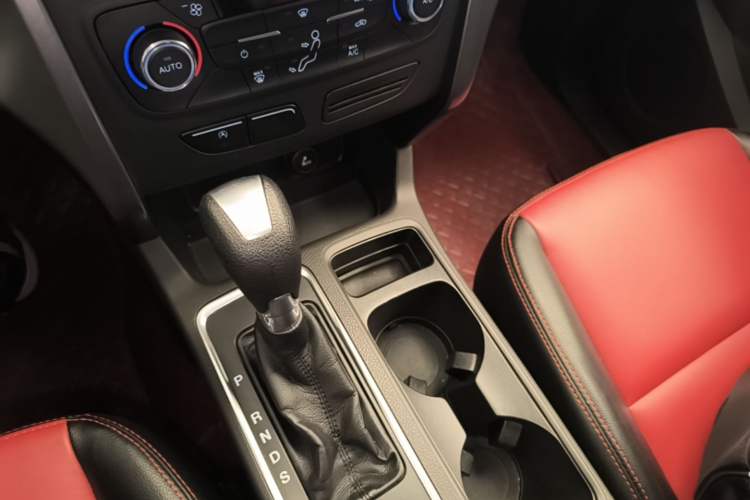 Used Ford Kuga 2017 EcoBoost 180 Two-Wheel-Drive Elite Trim Gear Lever
