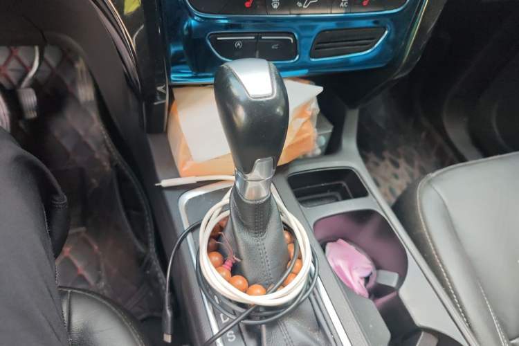 Used Ford Kuga 2017 EcoBoost 245 4x4 Prestige Edition Gear Lever