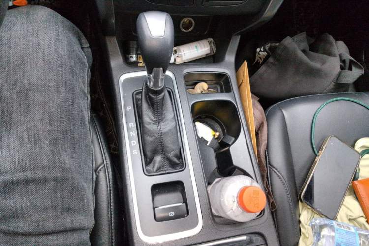 Used Ford Kuga 2017 EcoBoost 180 Two-Wheel-Drive Elite Trim Gear Lever