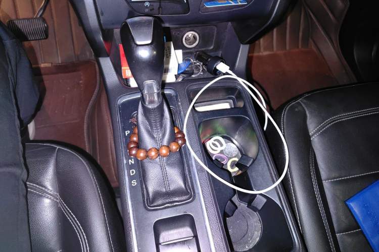 Used Ford Kuga 2017 EcoBoost 180 Two-Wheel-Drive Tiger Leap Model Gear Lever