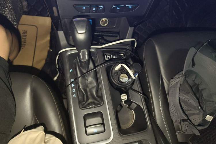 Used Ford Kuga 2017 EcoBoost 180 Four-Wheel Drive Titanium Edition Gear Lever
