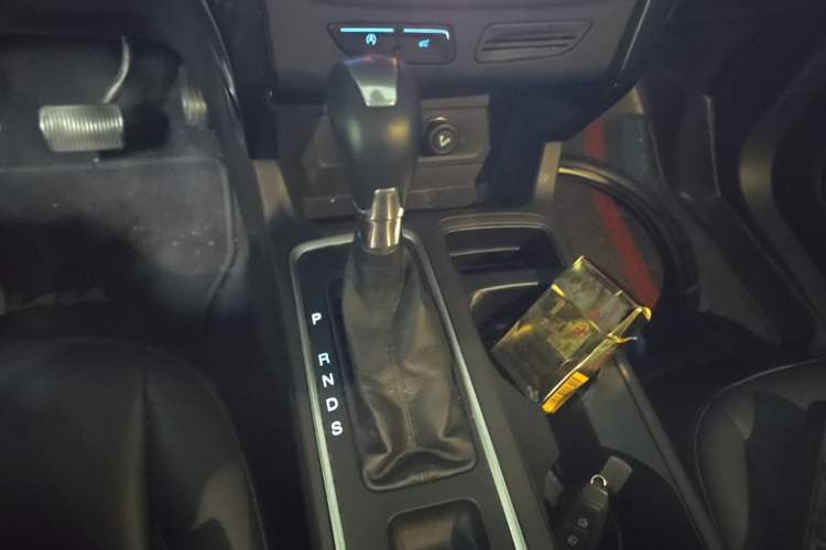 Used Ford Kuga 2017 EcoBoost 245 4x4 Prestige Edition Gear Lever