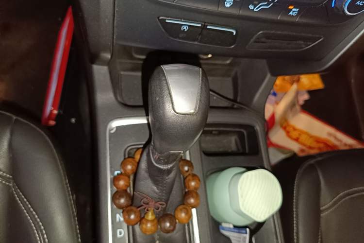 Used Ford Kuga 2017 EcoBoost 180 Two-Wheel-Drive Tiger Leap Model Gear Lever