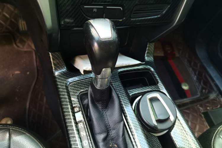 Used Ford Kuga 2017 EcoBoost 180 Two-Wheel-Drive Tiger Leap Model Gear Lever