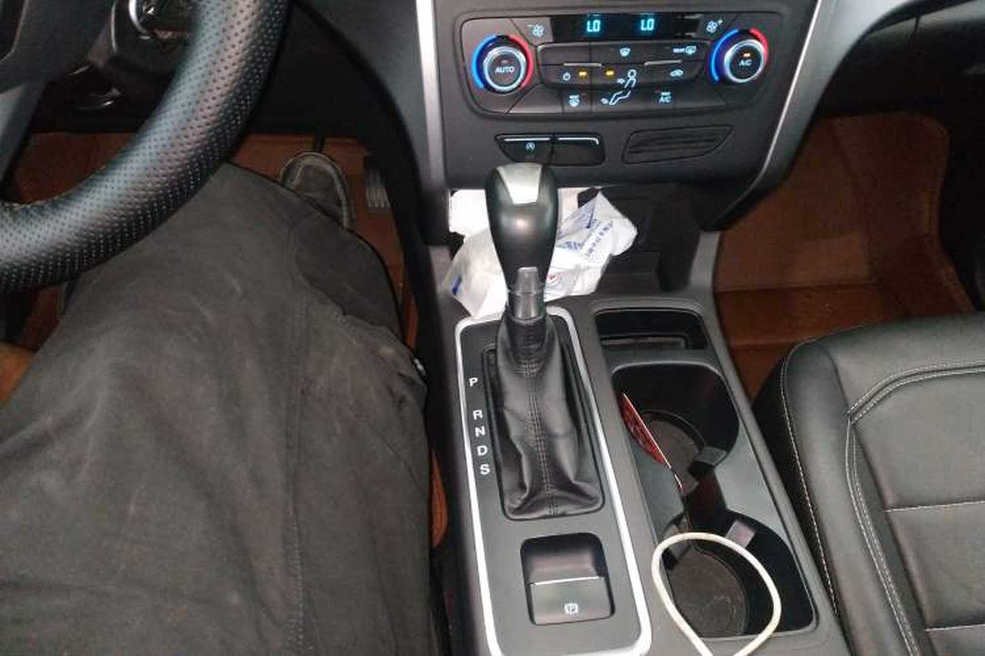 Used Ford Kuga 2017 EcoBoost 180 Two-Wheel-Drive Tiger Leap Model Gear Lever