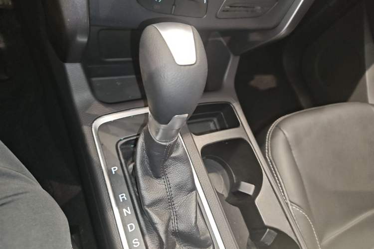 Used Ford Kuga 2017 EcoBoost 180 Two-Wheel-Drive Elite Trim Gear Lever
