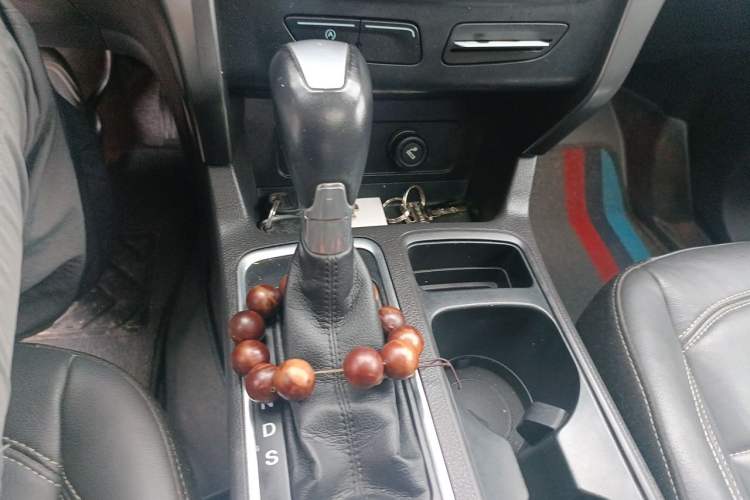 Used Ford Kuga 2017 EcoBoost 180 Two-Wheel-Drive Tiger Leap Model Gear Lever