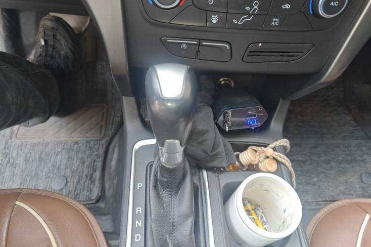 Used Ford Kuga 2017 EcoBoost 245 Four-Wheel Drive Platinum Edition Gear Lever