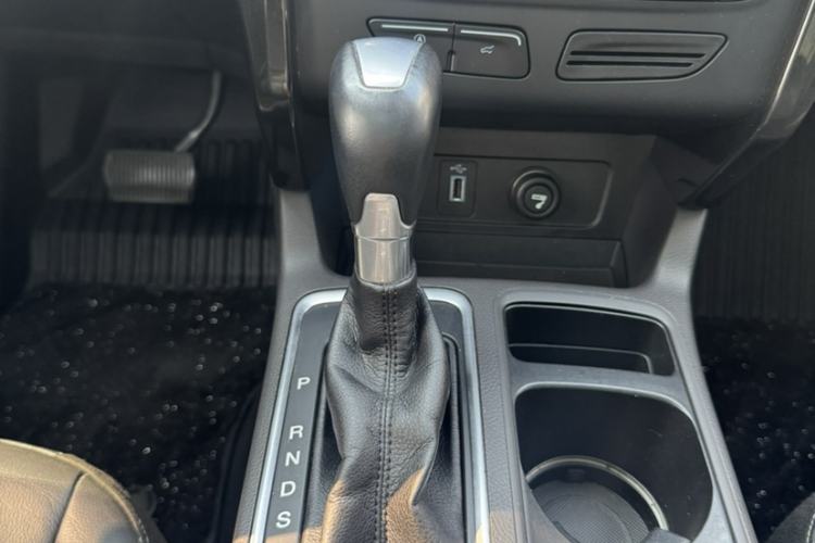 Used Ford Kuga 2017 EcoBoost 245 4x4 Prestige Edition Gear Lever