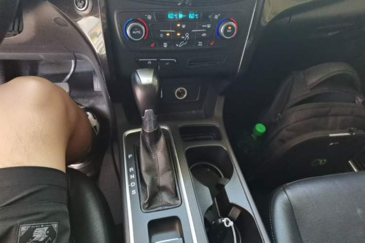 Used Ford Kuga 2017 EcoBoost 245 4x4 Prestige Edition Gear Lever