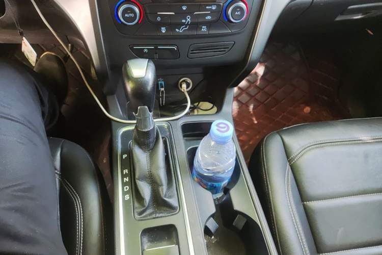 Used Ford Kuga 2017 EcoBoost 180 Two-Wheel-Drive Tiger Leap Model Gear Lever