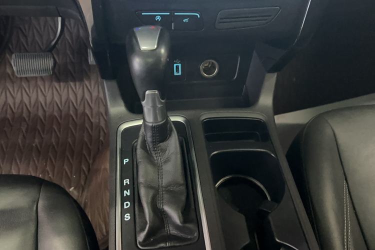 Used Ford Kuga 2017 EcoBoost 180 Four-Wheel Drive Luxury Wing Model Gear Lever