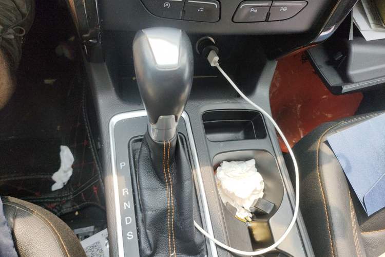 Used Ford Kuga 2017 EcoBoost 245 Four-Wheel-Drive Sport Model Gear Lever