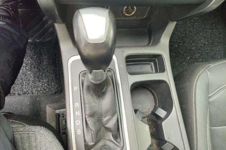 Used Ford Kuga 2017 EcoBoost 180 Two-Wheel-Drive Tiger Leap Model Gear Lever