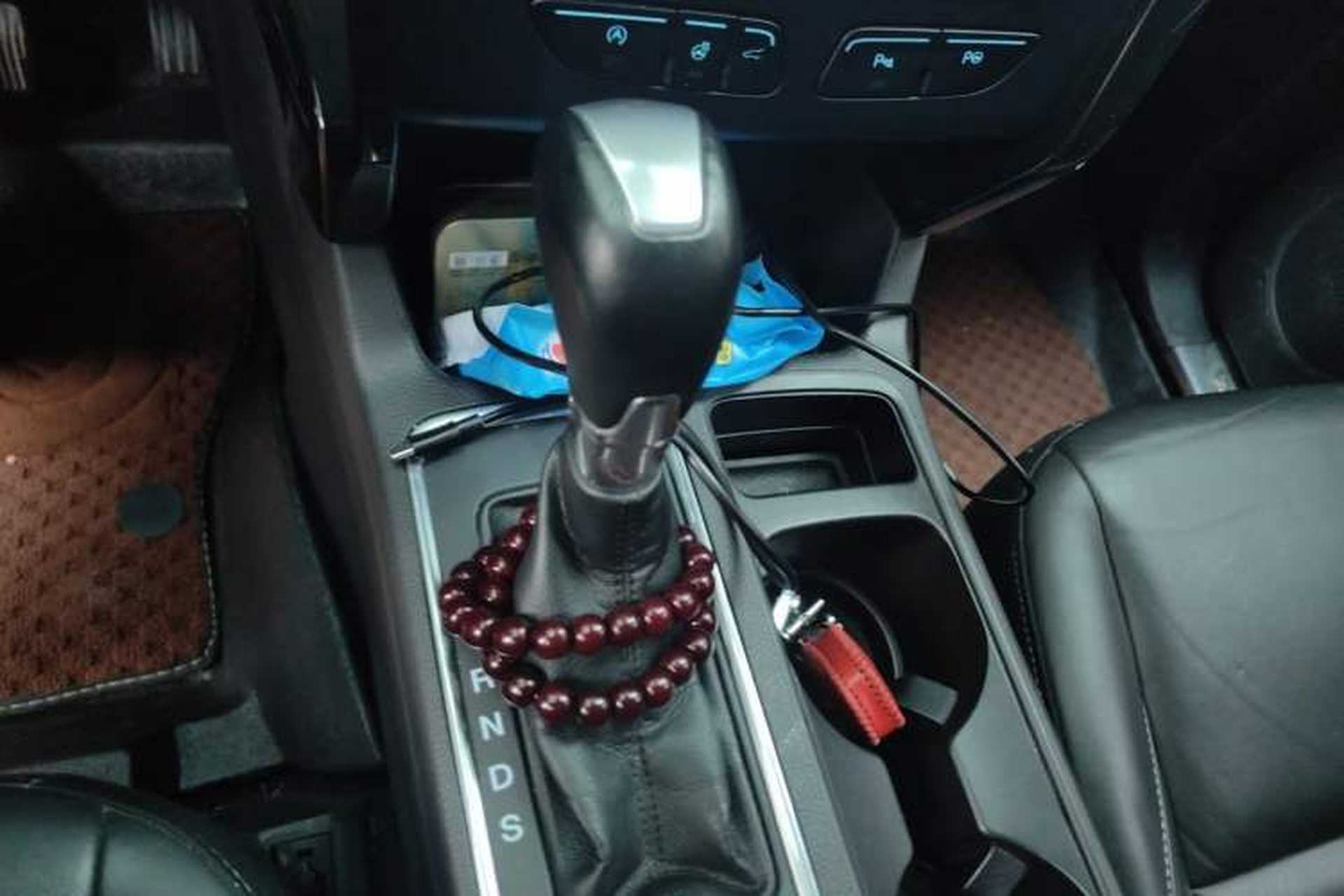 Used Ford Kuga 2017 EcoBoost 245 Four-Wheel Drive Titanium Edition Gear Lever