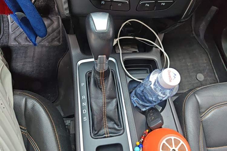 Used Ford Kuga 2017 EcoBoost 245 Four-Wheel-Drive Sport Model Gear Lever