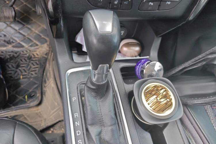 Used Ford Kuga 2017 EcoBoost 180 Four-Wheel Drive Titanium Edition Gear Lever