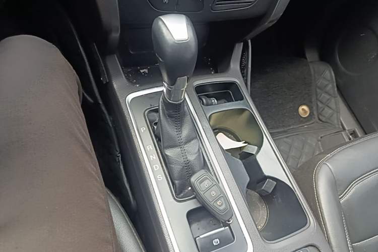 Used Ford Kuga 2017 EcoBoost 245 Four-Wheel Drive Platinum Edition Gear Lever