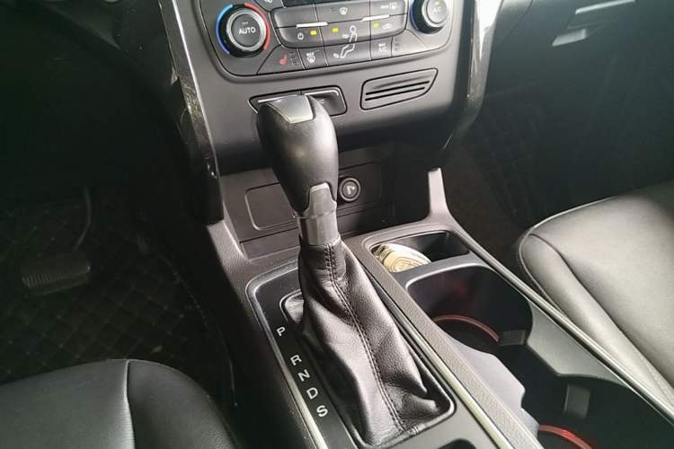 Used Ford Kuga 2017 EcoBoost 180 Four-Wheel Drive Luxury Wing Model Gear Lever
