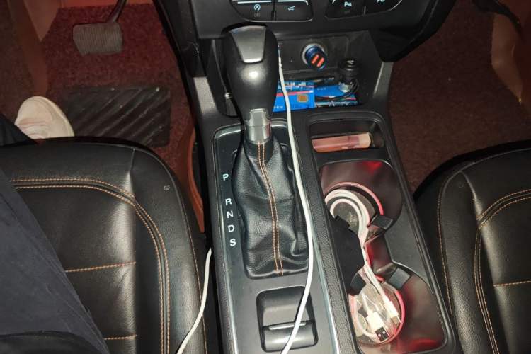 Used Ford Kuga 2017 EcoBoost 245 Four-Wheel-Drive Sport Model Gear Lever