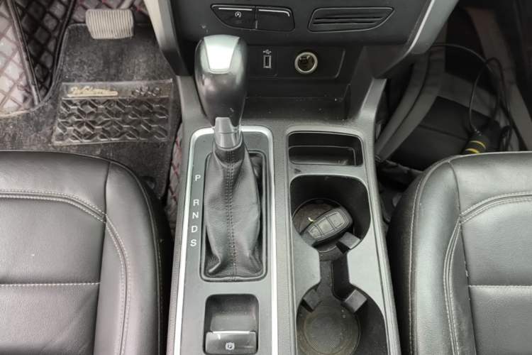 Used Ford Kuga 2017 EcoBoost 245 Four-Wheel Drive Platinum Edition Gear Lever