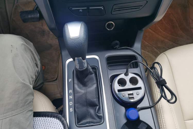 Used Ford Kuga 2017 EcoBoost 180 Two-Wheel-Drive Elite Trim Gear Lever