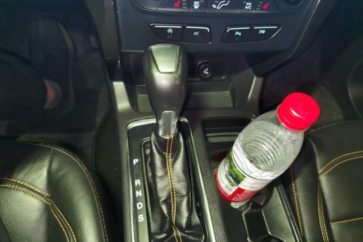 Used Ford Kuga 2017 EcoBoost 245 Four-Wheel-Drive Sport Model Gear Lever