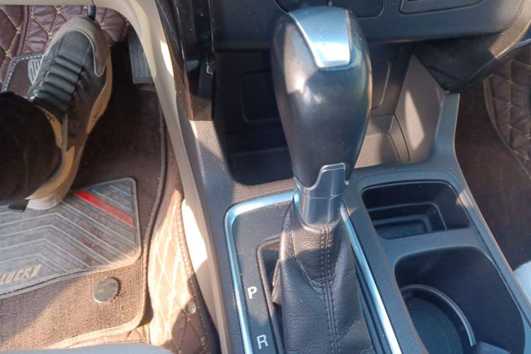 Used Ford Kuga 2017 EcoBoost 245 4x4 Prestige Edition Gear Lever