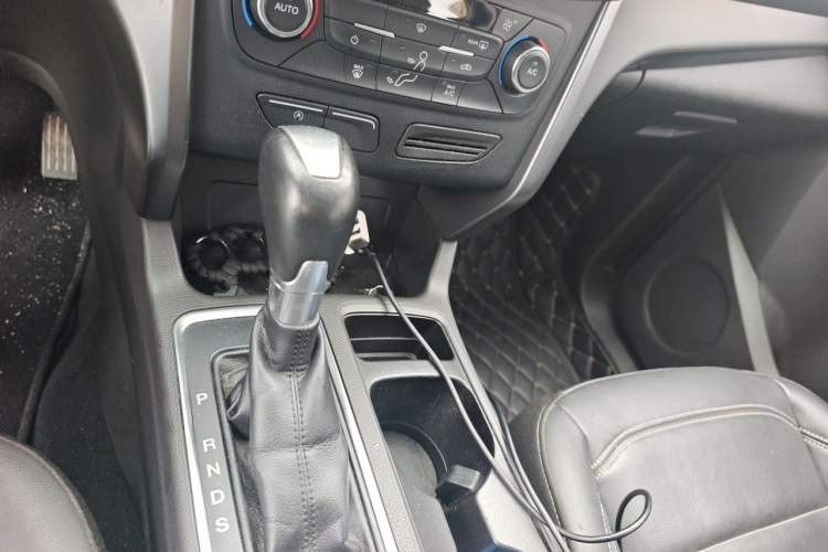 Used Ford Kuga 2017 EcoBoost 180 Two-Wheel-Drive Tiger Leap Model Gear Lever