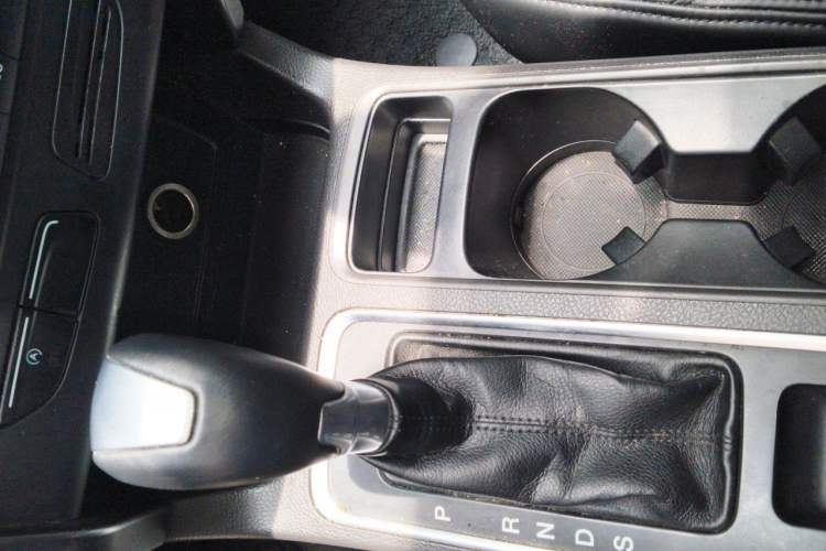 Used Ford Kuga 2017 EcoBoost 180 Two-Wheel-Drive Elite Trim Gear Lever