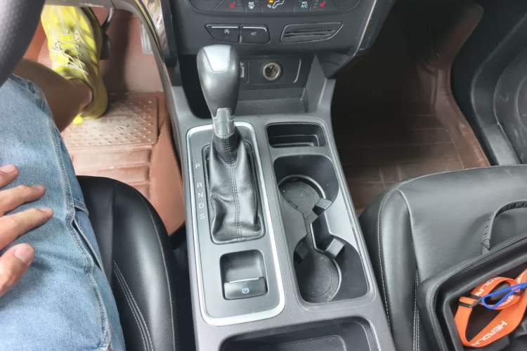 Used Ford Kuga 2017 EcoBoost 245 4x4 Prestige Edition Gear Lever