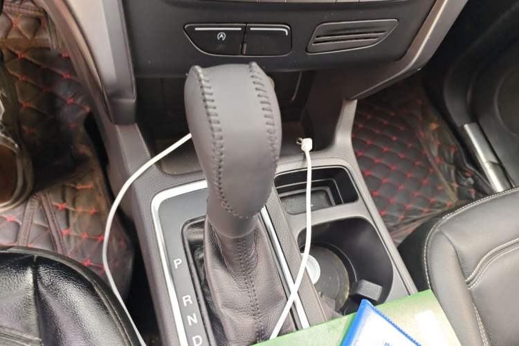 Used Ford Kuga 2017 EcoBoost 180 Two-Wheel-Drive Tiger Leap Model Gear Lever