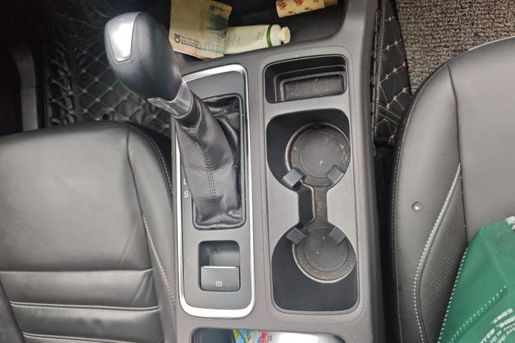 Used Ford Kuga 2017 EcoBoost 245 Four-Wheel Drive Titanium Edition Gear Lever