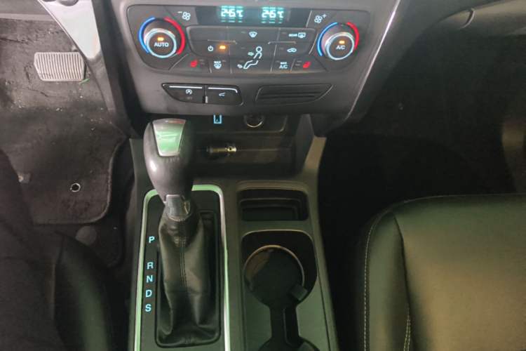 Used Ford Kuga 2017 EcoBoost 245 4x4 Prestige Edition Gear Lever