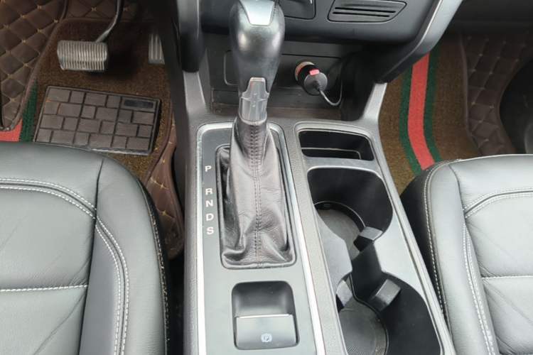 Used Ford Kuga 2017 EcoBoost 180 Two-Wheel-Drive Tiger Leap Model Gear Lever