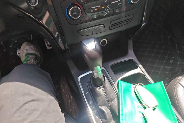 Used Ford Kuga 2017 EcoBoost 245 4x4 Prestige Edition Gear Lever