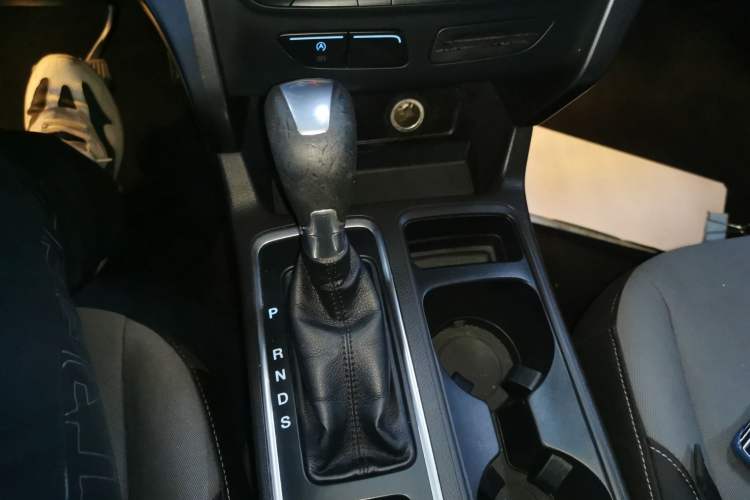 Used Ford Kuga 2017 EcoBoost 180 Two-Wheel-Drive Elite Trim Gear Lever
